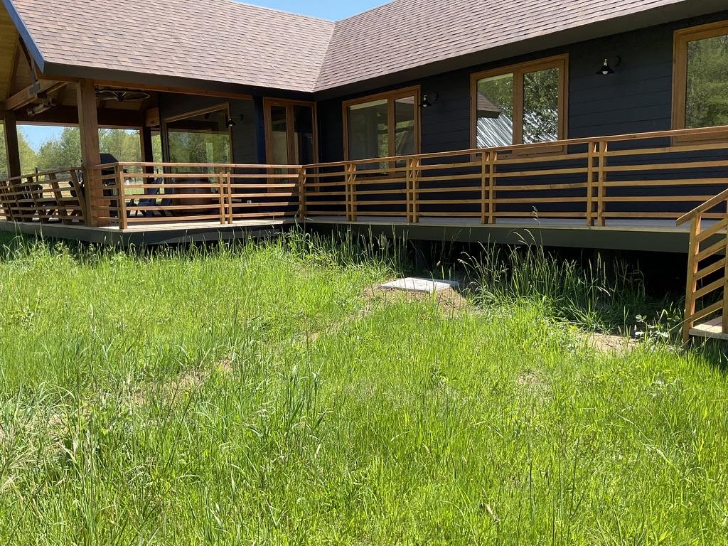 Terreno sin preparación en casa recién construida