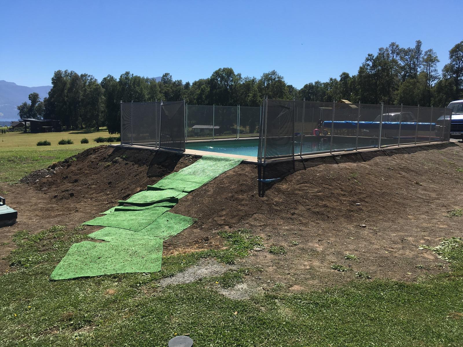 Jardín residencial zona lacustre estado inicial