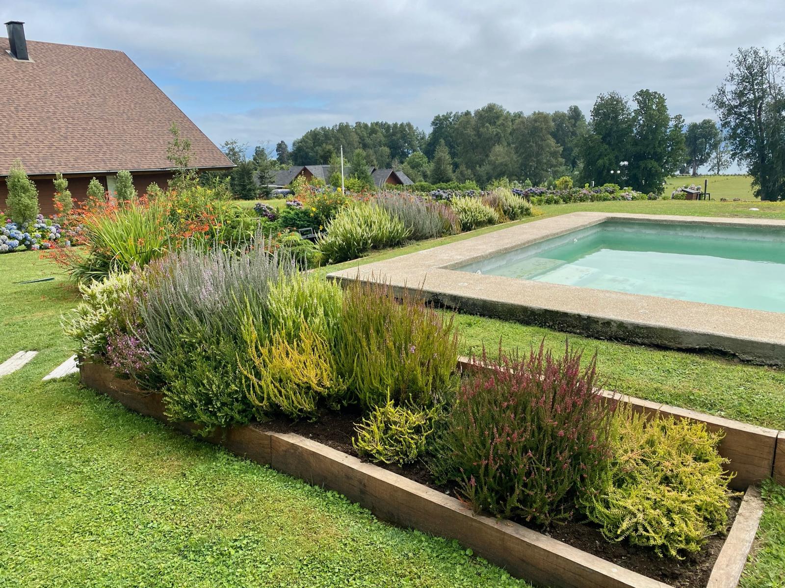 Jardín familiar zona lacustre finalizado