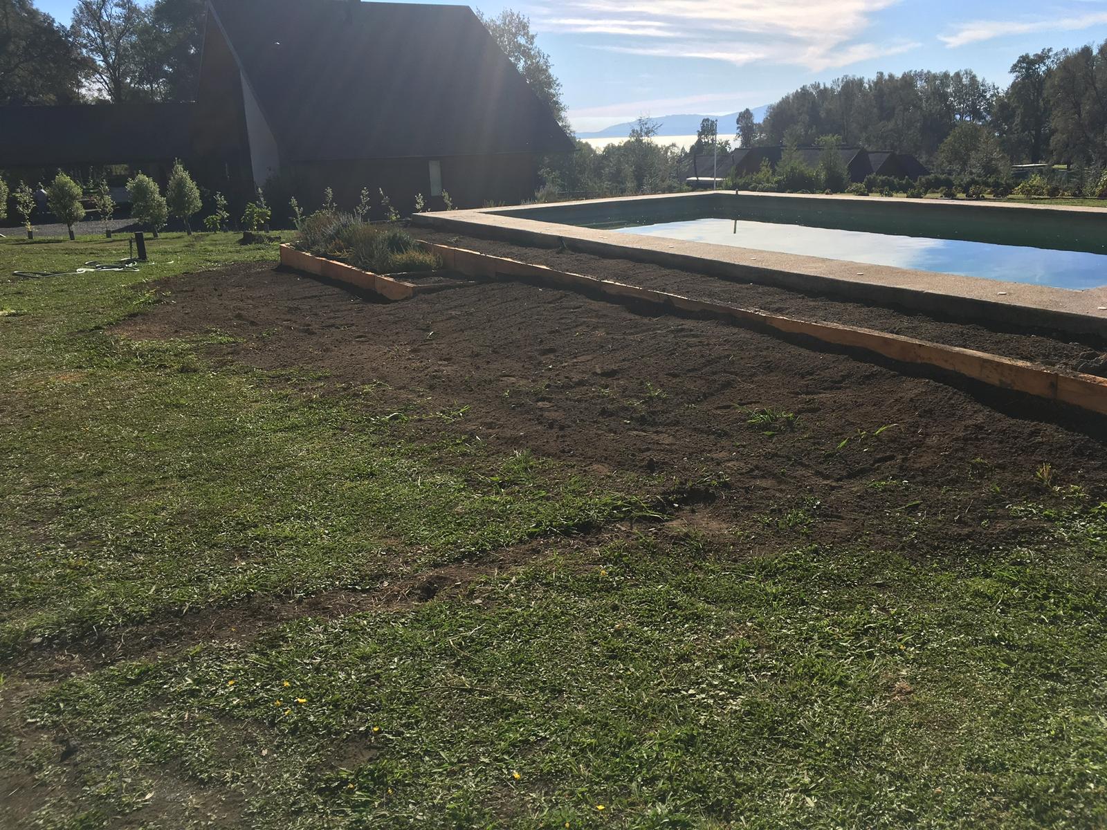 Construcción de pirca de piedra volcánica